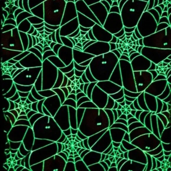 GOMEZ GLOW-IN-THE-DARK PLUSH THROW BLANKET!!! NIB - Picture 3 of 7